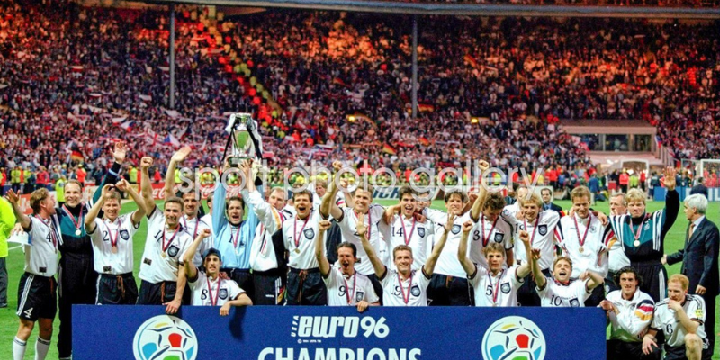 Đội hình mạnh mẽ và bản lĩnh của cỗ xe tăng Đức