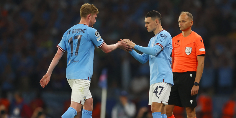 Hành trình gian nan đến với bóng đá chuyên nghiệp