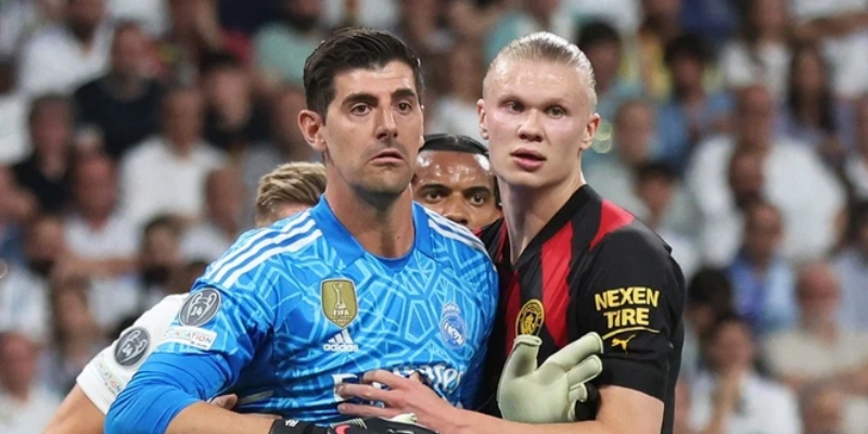 Những thủ môn huyền thoại khác với kỷ lục giữ sạch lưới ấn tượng