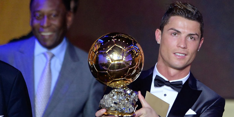 So sánh thành tích với các huyền thoại khác